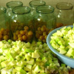 Компот из алычи и кабачков